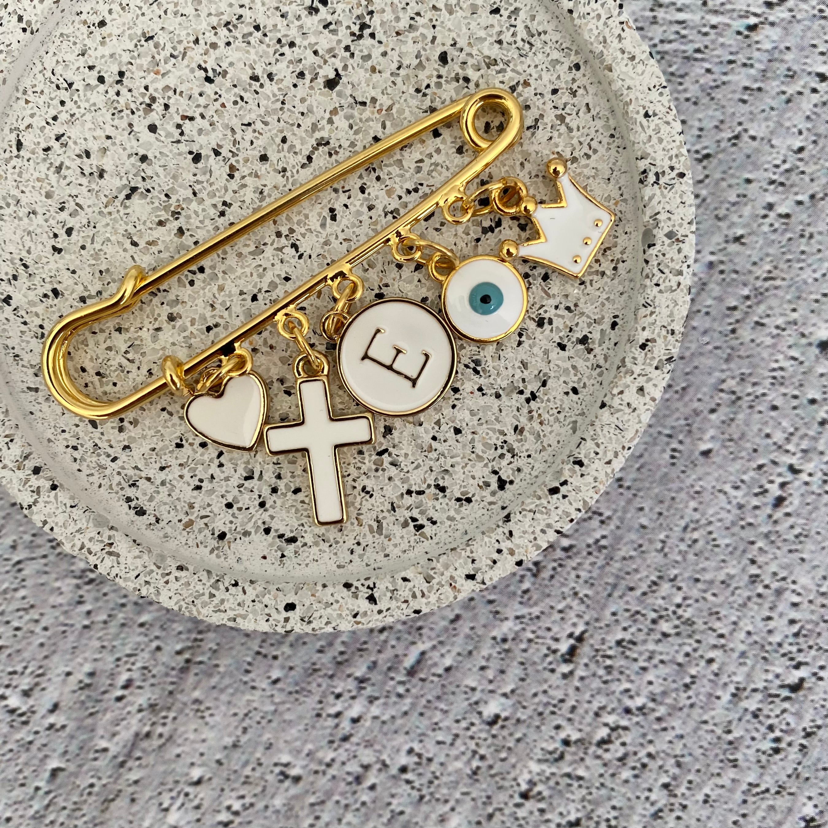 Simply White Pin